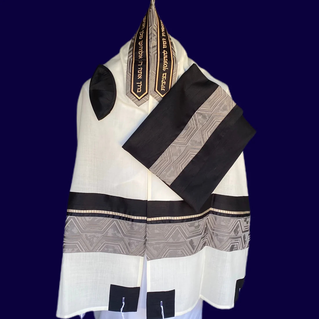 Elegant Cotton Tallit With Grey Pentagon Pattern