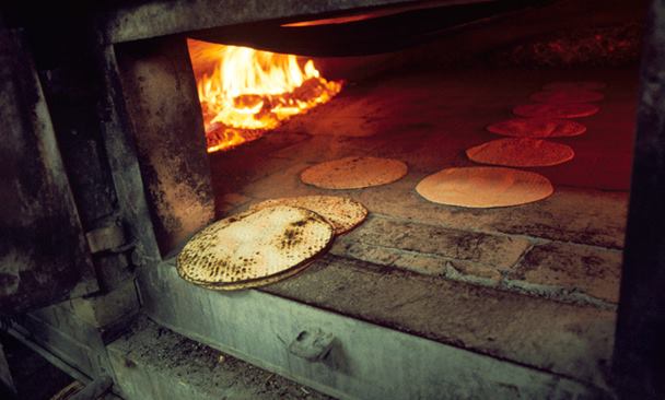 Handmade Round Shmura Matzos From Israel - Freshly Baked for Passover 2025